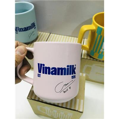 Ly Sứ Vinamilk Có Chữ Ký Bùi Công Nam 410ml - MÀU HÔNG