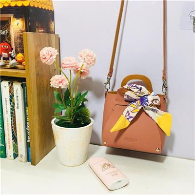 CAM ĐẤT: Túi Điệu ROHTO Mini Thắt Nơ Thời Trang