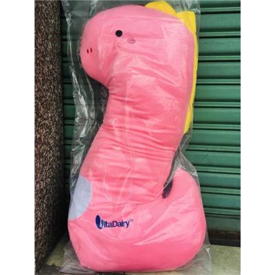 GỐI ÔM KHỦNG LONG Vitadairy Dài 1 Mét Màu HỒNG