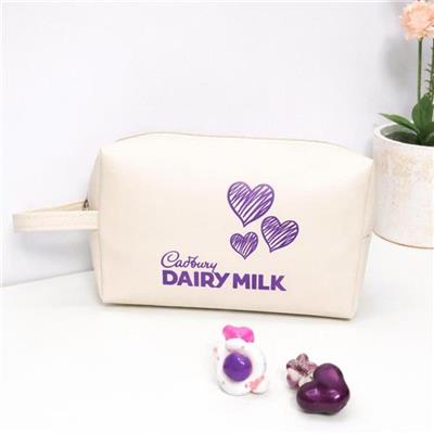 Bóp Đựng Mĩ phẩm/ Đồ Cá Nhân Có Dây Xách DAIRY MILK - MÀU KEM  Bop Dung Mi pham/ Do Ca Nhan Co Day Xach DAIRY MILK - MAU KEM