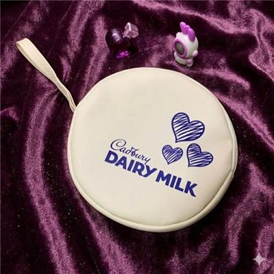Túi Cầm Tay HÌNH TRÒN Có Dây Xách DAIRY MILK - MÀU KEM