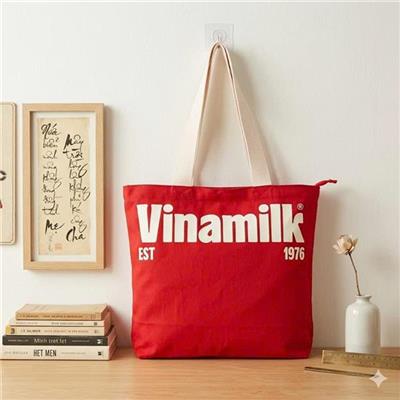 Túi Tote VINAMILK Size Lớn Có Dây Kéo MÀU ĐỎ