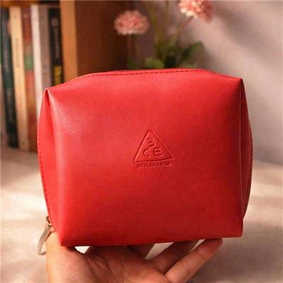 Bóp Đựng Mĩ phẩm Mini 3CE MÀU ĐỎ  Bop Dung Mi pham Mini 3CE MAU DO