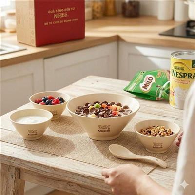 Hộp 3 CHÉN + 1 TÔ Hình Nón Sứ Dong Hwa Hàn Quốc NESTLÉ
