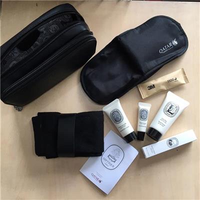 ĐEN 2 NGĂN: Bộ Dụng Cụ Du Lịch Cá Nhân Cao Cấp QATAR - DIPTYQUE Amenity Kit
