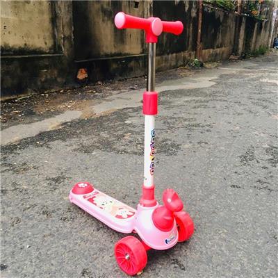 Xe Trượt Scooter Có Nhạc Đèn Cho Bé 3 - 6 Tuổi MÀU HỒNG + 3 PIN AAA (KHỦNG LONG - Vitadairy)