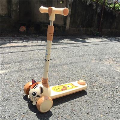 Xe Trượt Scooter Có Nhạc Đèn Cho Bé 3 - 6 Tuổi Màu NÂU + 3 Pin AAA (MÈO - Enfa)  Xe Truot Scooter Co Nhac Den Cho Be 3 - 6 Tuoi Mau NAU + 3 Pin AAA (MEO - Enfa)