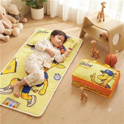 Bộ Thảm Điều Hòa + Gối Hươu Grow Cho Bé Đi Học MÀU VÀNG Kèm Túi Đựng